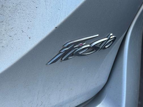 INGOT SILVER 2016 Ford Fiesta SE