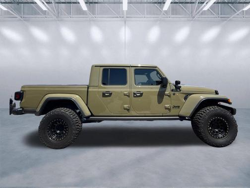 41 2025 Jeep Gladiator Nighthawk