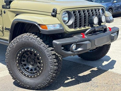 41 2025 Jeep Gladiator Nighthawk