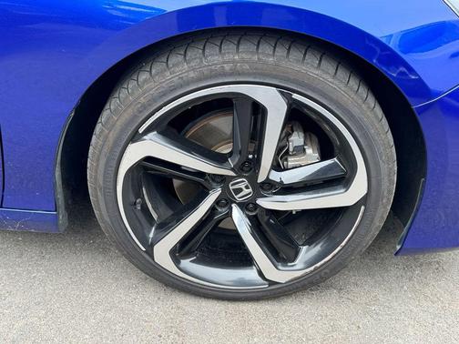 Still Night Pearl 2022 Honda Accord Sport 1.5T