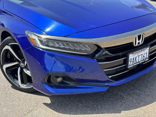 Still Night Pearl 2022 Honda Accord Sport 1.5T