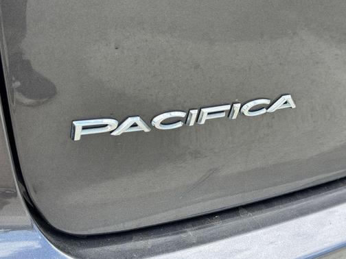 Granite Crystal Metallic Clearcoat 2023 Chrysler Pacifica Hybrid Limited