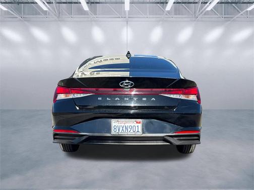 2021 Hyundai ELANTRA SE