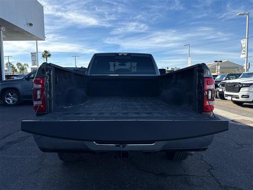 2023 RAM 2500 Tradesman Regular Cab 4x2 8' Box