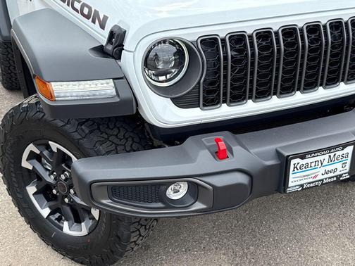 Bright White Clearcoat 2026 Jeep Wrangler Rubicon