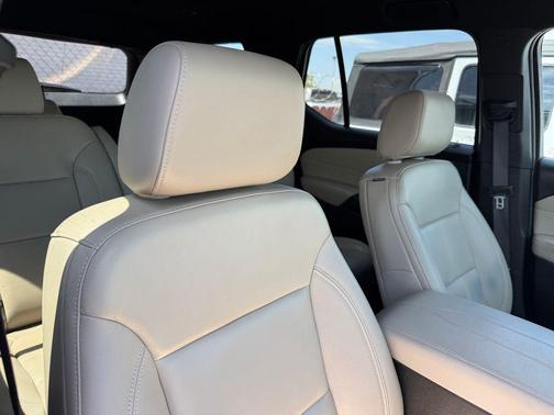 Northsky Blue Metallic 2022 Chevrolet Traverse LT Leather