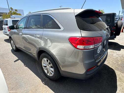2017 Kia Sorento LX
