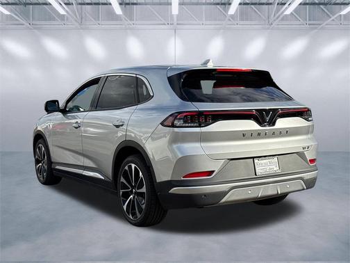 2025 VinFast VF 8 Plus