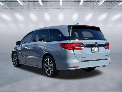 Obsidian Blue Pearl 2023 Honda Odyssey Touring