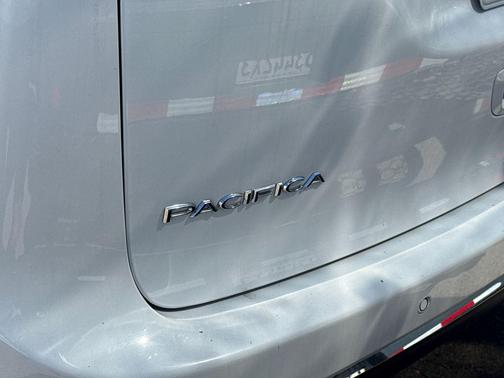 2023 Chrysler Pacifica Hybrid Limited
