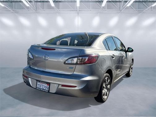 2013 Mazda Mazda3 i Sport