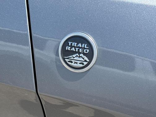Billet Silver Metallic Clearcoat 2021 Jeep Grand Cherokee Laredo