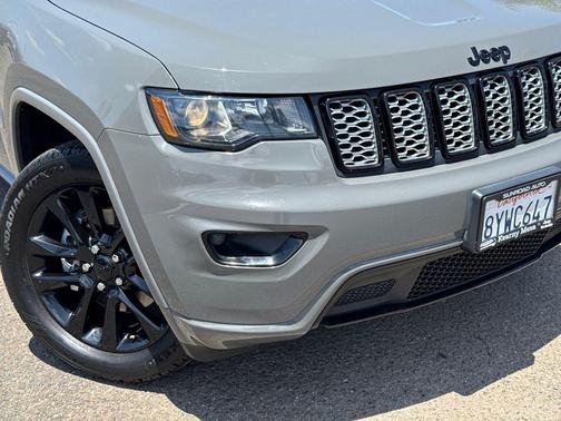 Sting-Gray Clearcoat 2021 Jeep Grand Cherokee Altitude