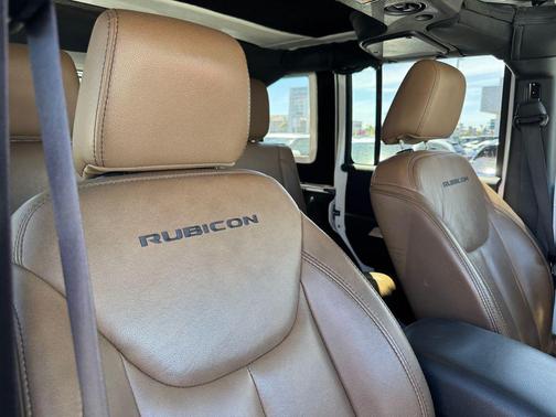 Bright White Clearcoat 2015 Jeep Wrangler Unlimited Rubicon