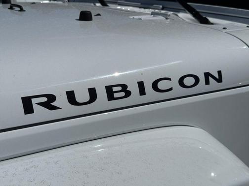 Bright White Clearcoat 2015 Jeep Wrangler Unlimited Rubicon