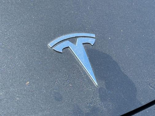 Midnight Silver Metallic 2023 Tesla Model 3 Standard Range