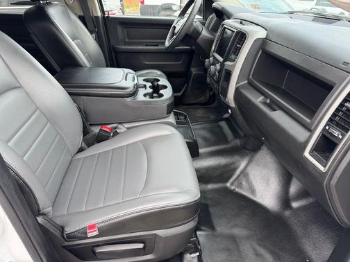 Bright White Clearcoat 2022 RAM 1500 Tradesman