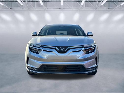 2025 VinFast VF 8 Plus