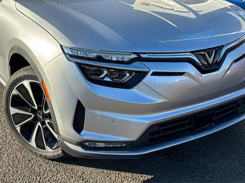 2025 VinFast VF 8 Plus