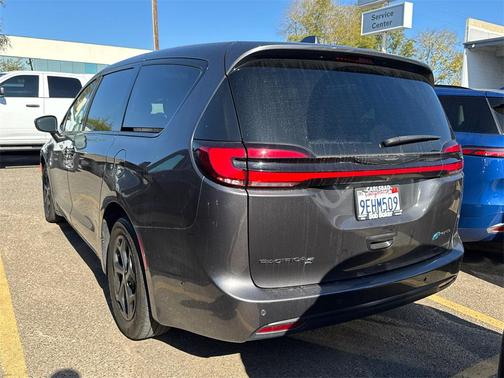 2022 Chrysler Pacifica Hybrid Limited