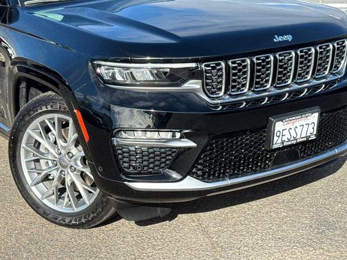 Diamond Black Crystal Pearlcoat 2022 Jeep Grand Cherokee 4xe Summit