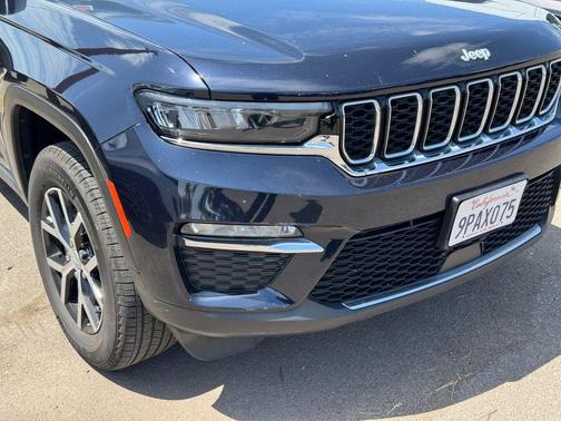 Midnight Sky 2024 Jeep Grand Cherokee Limited