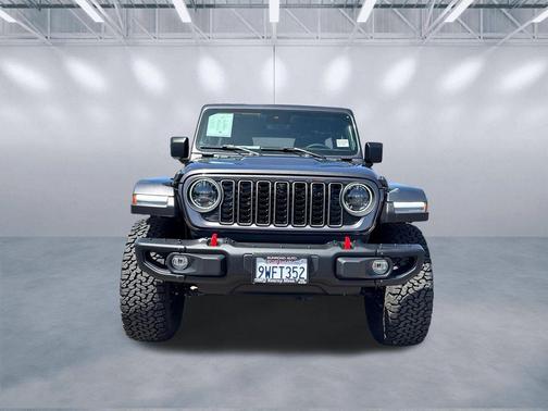 Granite Crystal Metallic Clearcoat 2025 Jeep Wrangler Rubicon