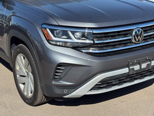 Pyrite Silver Metallic 2022 Volkswagen Atlas Cross Sport 3.6L V6 SE w/Technology