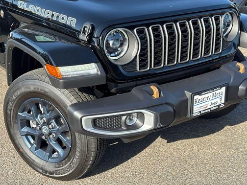 Black Clearcoat 2026 Jeep Gladiator 85th Anniversary Edition