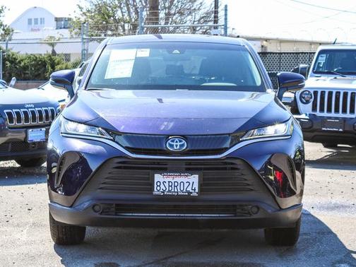 Photo 2 of 27 of 2021 Toyota Venza LE