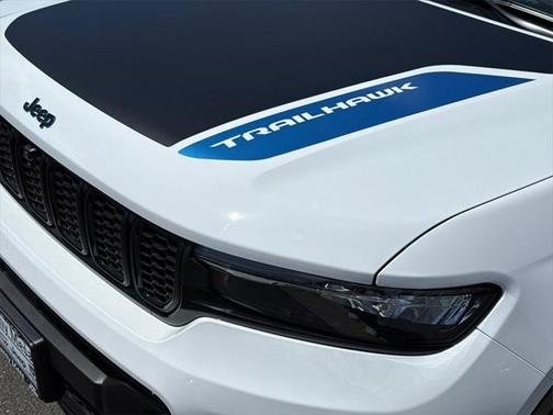 2025 Jeep Grand Cherokee 4xe Trailhawk