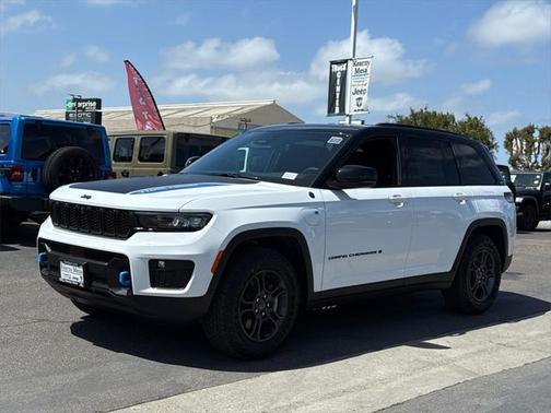 2025 Jeep Grand Cherokee 4xe Trailhawk