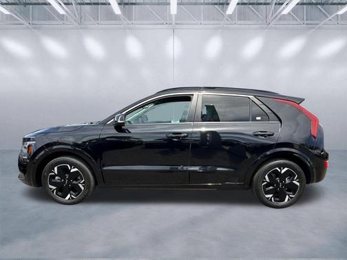 Aurora Black Pearl 2023 Kia Niro EV Wind
