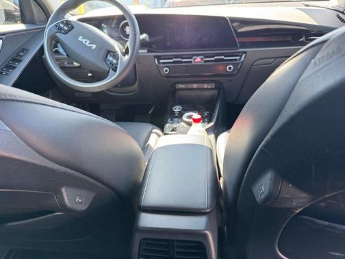 Aurora Black Pearl 2023 Kia Niro EV Wind