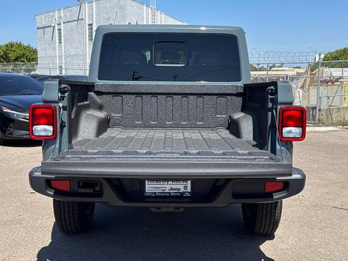 Anvil Clearcoat 2026 Jeep Gladiator Sport S