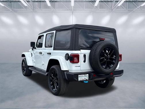 Bright White Clearcoat 2023 Jeep Wrangler 4xe Sahara