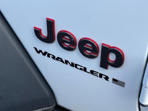 Bright White Clearcoat 2024 Jeep Wrangler Rubicon