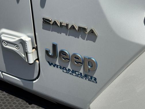 Bright White Clearcoat 2022 Jeep Wrangler Unlimited 4xe Sahara