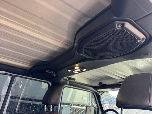 Bright White Clearcoat 2022 Jeep Wrangler Unlimited 4xe Sahara