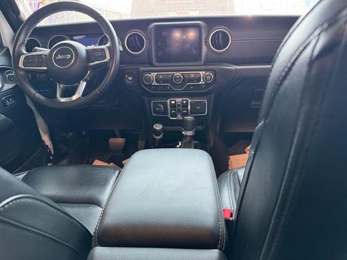 Bright White Clearcoat 2022 Jeep Wrangler Unlimited 4xe Sahara
