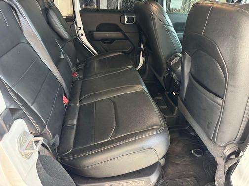 Bright White Clearcoat 2022 Jeep Wrangler Unlimited 4xe Sahara