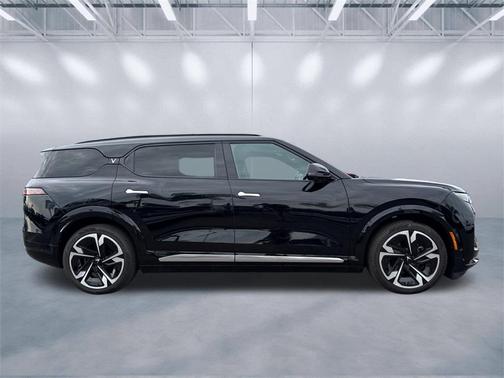 2024 VinFast VF 9 Plus