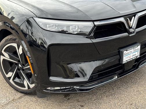 2024 VinFast VF 9 Plus