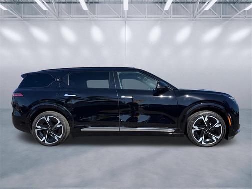 2024 VinFast VF 9 Plus