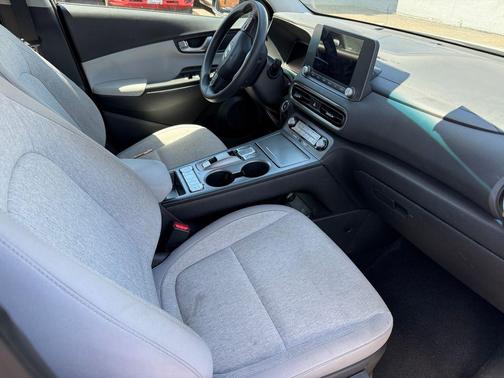 2023 Hyundai KONA EV SE