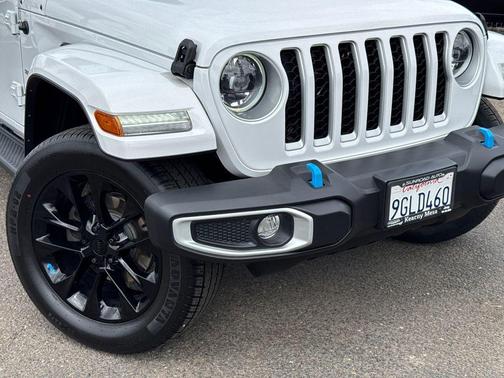 Bright White Clearcoat 2023 Jeep Wrangler 4xe Sahara