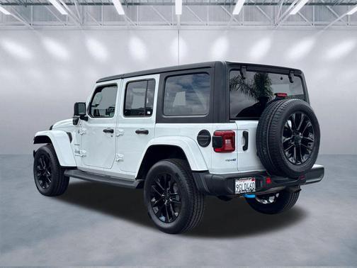 Bright White Clearcoat 2023 Jeep Wrangler 4xe Sahara