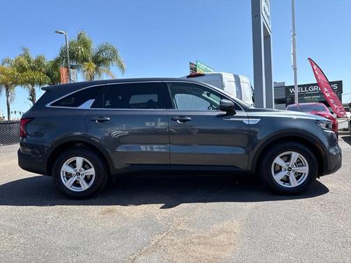 2023 Kia Sorento LX