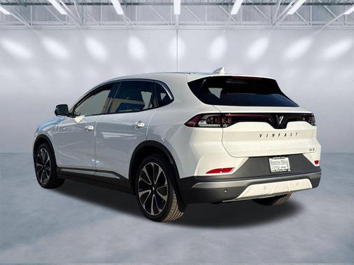 2025 VinFast VF 8 Plus