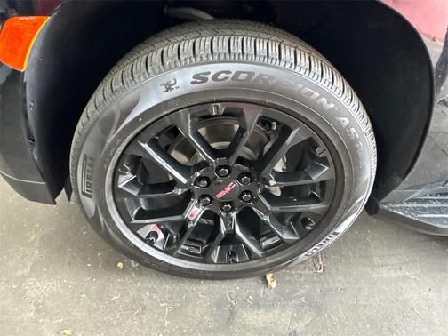 2024 GMC Yukon XL SLT